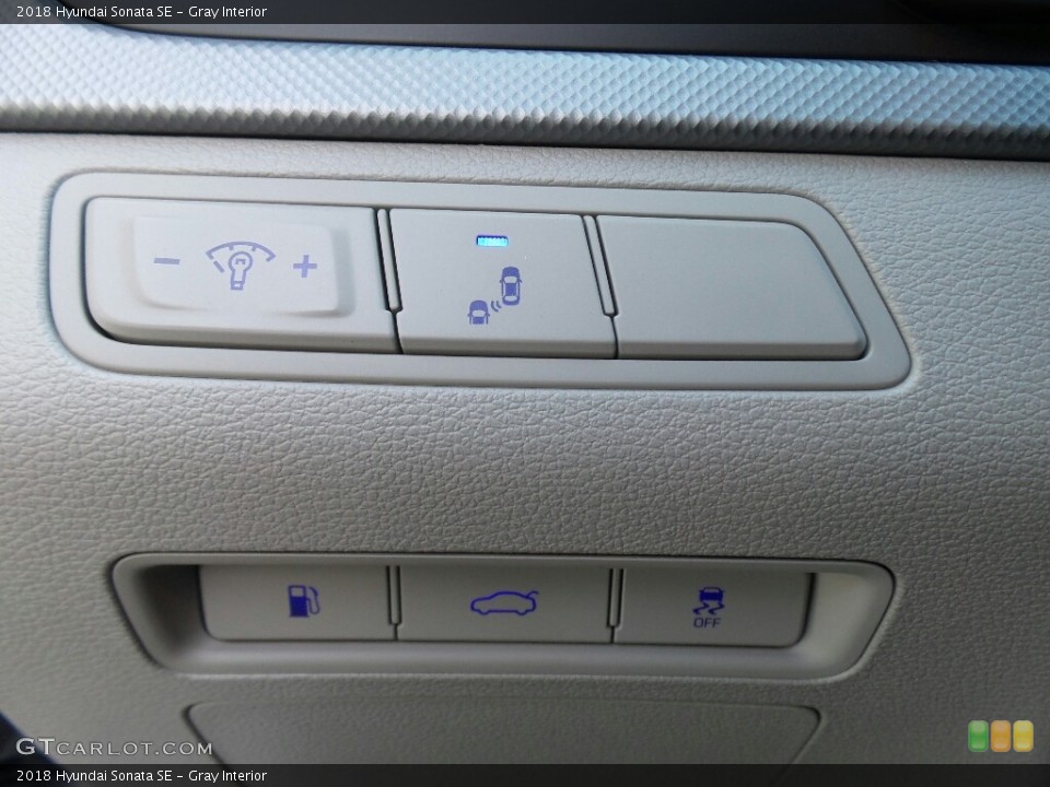 Gray Interior Controls for the 2018 Hyundai Sonata SE #121566531