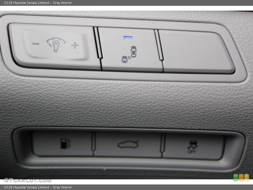 Gray Interior Controls for the 2018 Hyundai Sonata Limited #121583511
