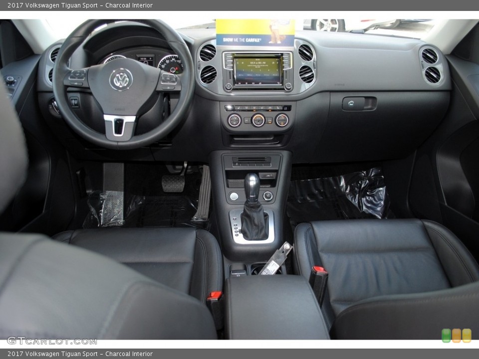 Charcoal Interior Photo for the 2017 Volkswagen Tiguan Sport #121782912