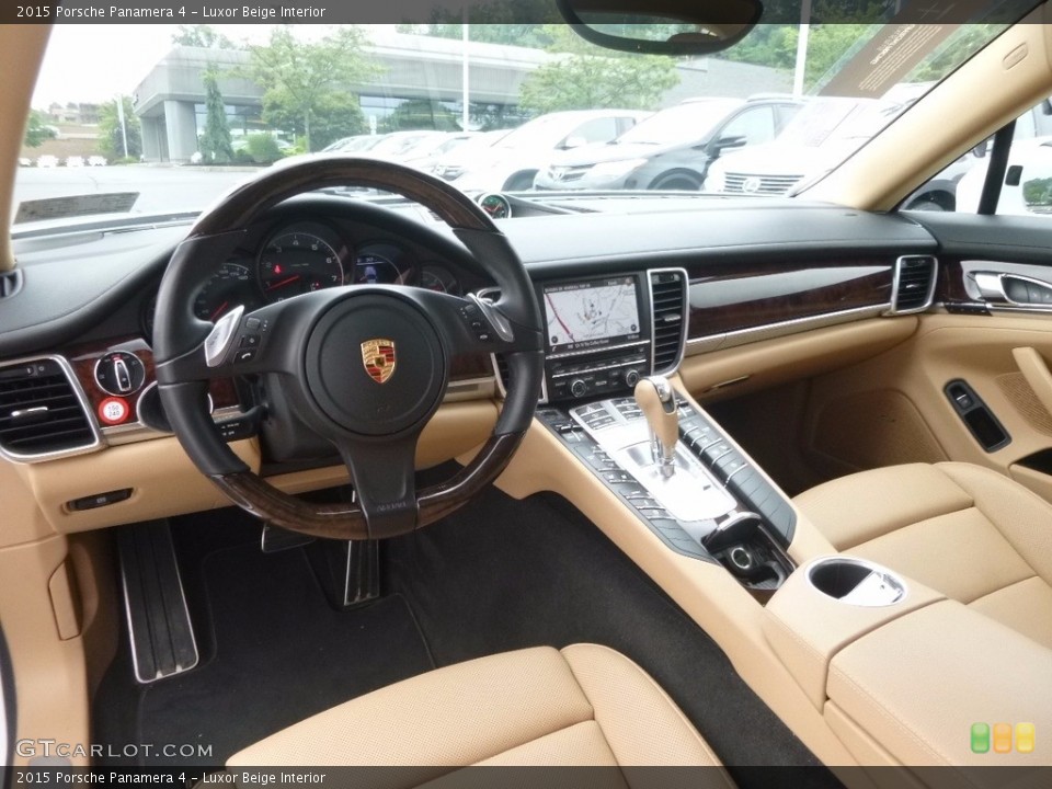 Luxor Beige Interior Dashboard for the 2015 Porsche Panamera 4 #121819453