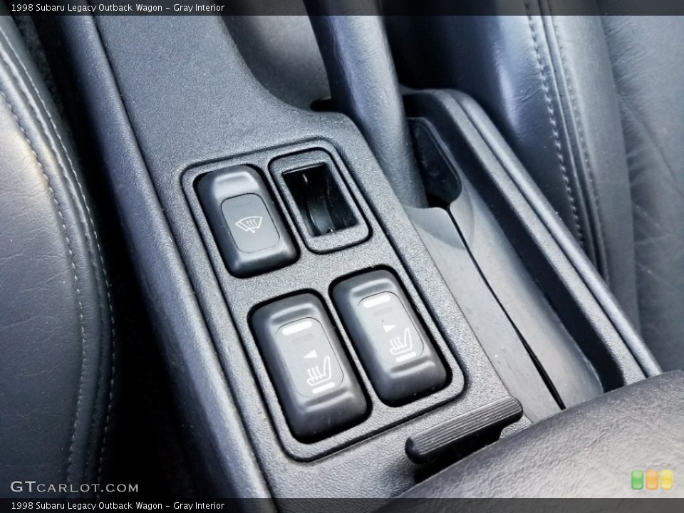Gray Interior Controls for the 1998 Subaru Legacy Outback Wagon #121857086
