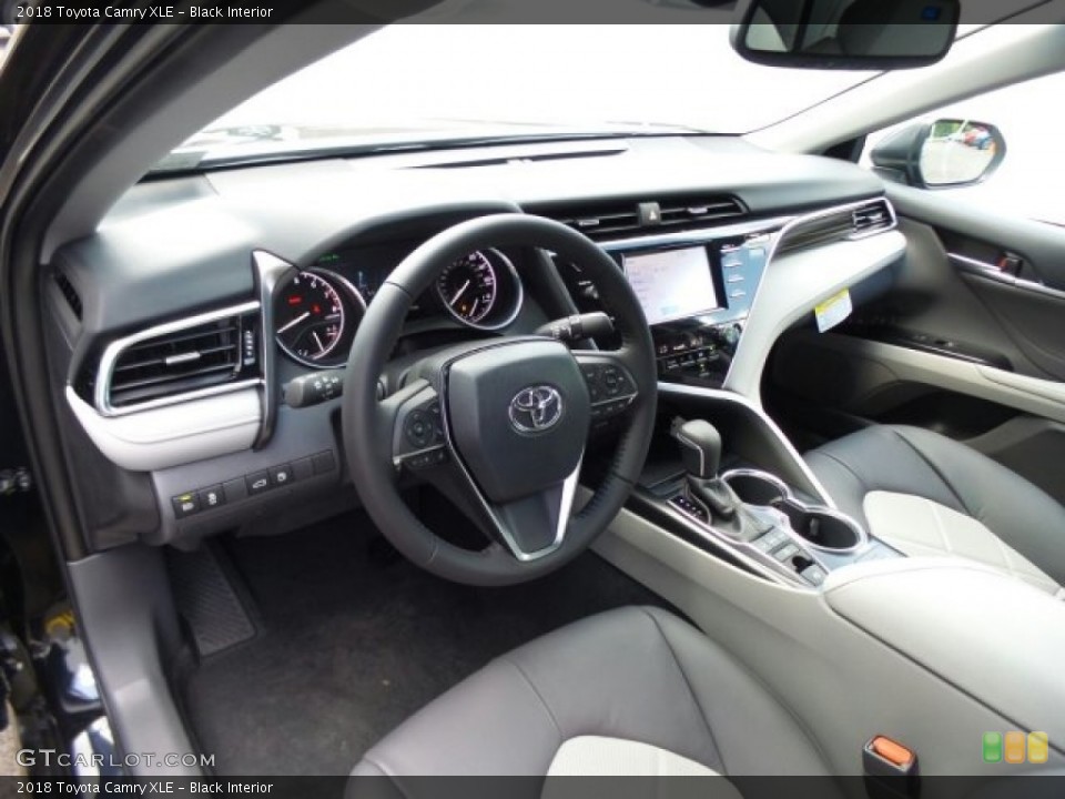 Black Interior Photo for the 2018 Toyota Camry XLE #121952873