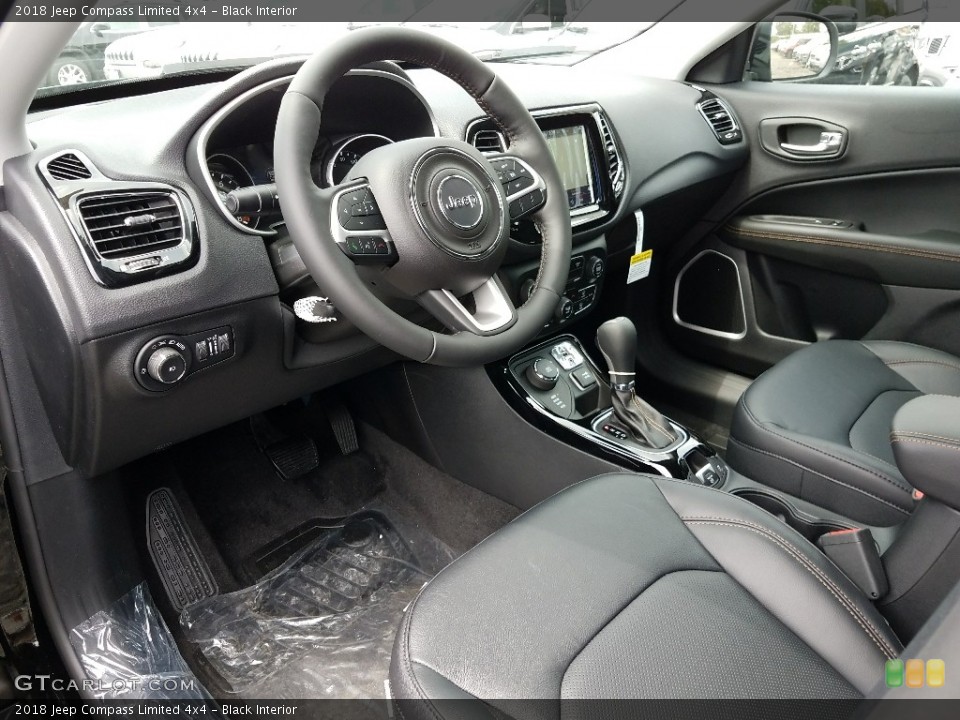 Black Interior Photo for the 2018 Jeep Compass Limited 4x4 #122099849