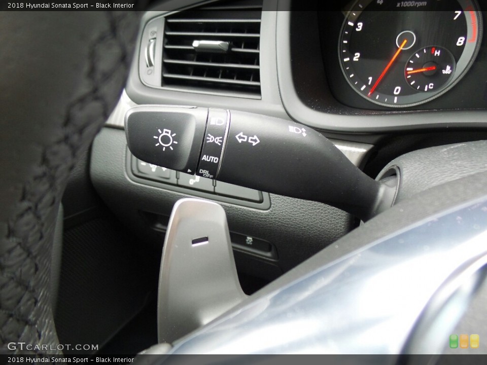 Black Interior Controls for the 2018 Hyundai Sonata Sport #122284422