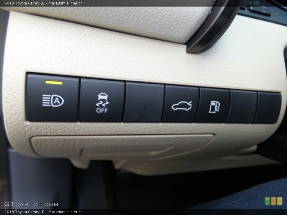 Macadamia Interior Controls for the 2018 Toyota Camry LE #122490335