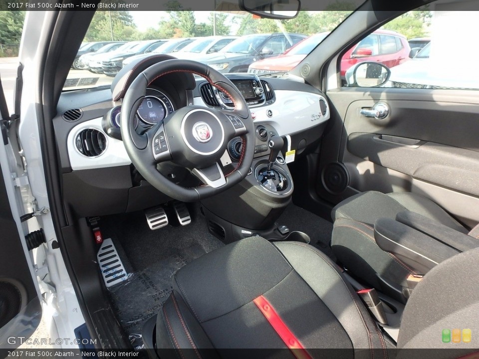 Nero (Black) 2017 Fiat 500c Interiors