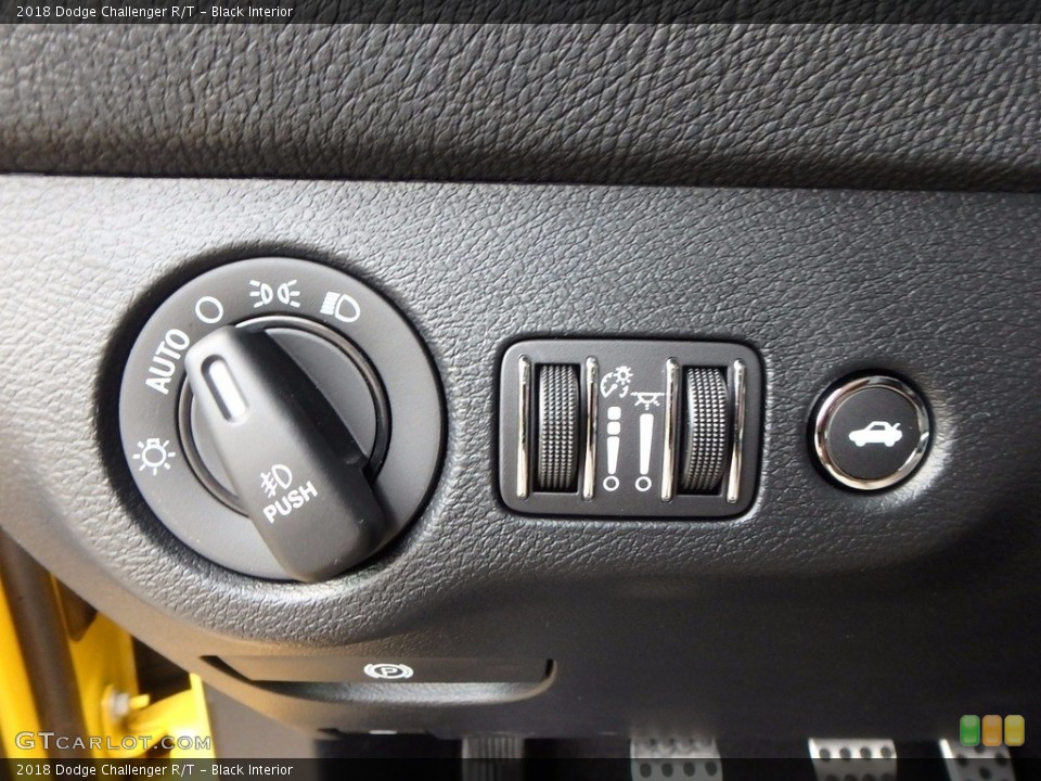 Black Interior Controls for the 2018 Dodge Challenger R/T #122497274