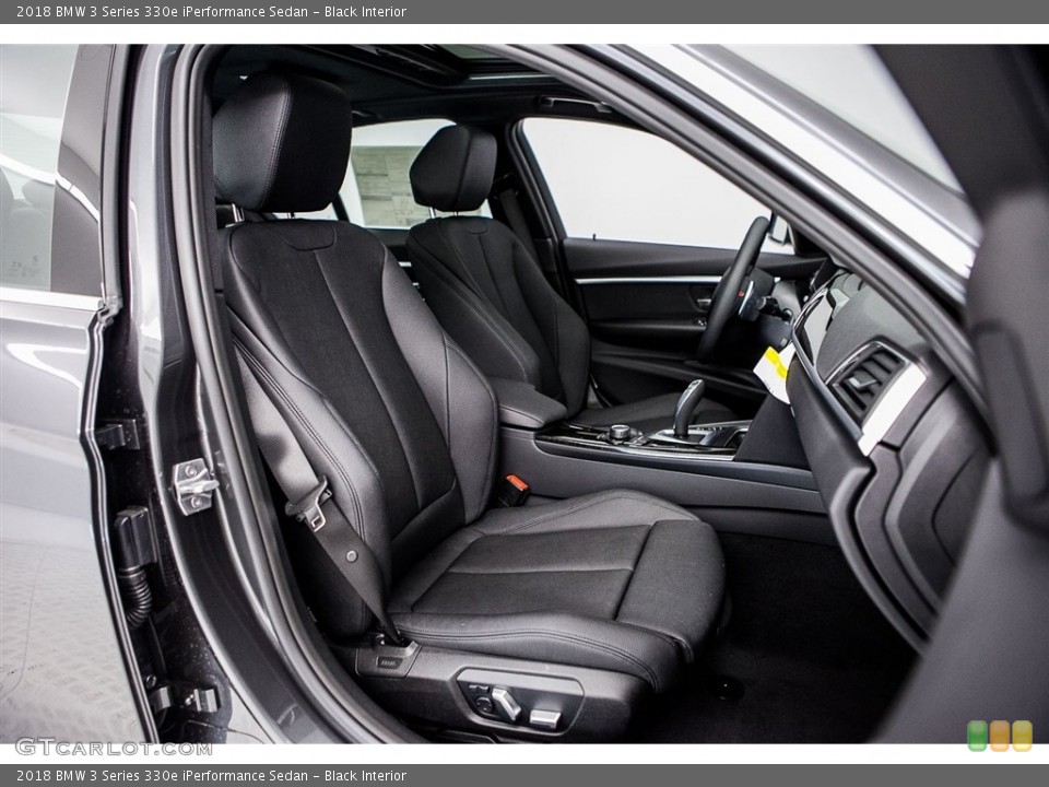 Black Interior Photo for the 2018 BMW 3 Series 330e iPerformance Sedan #122508659
