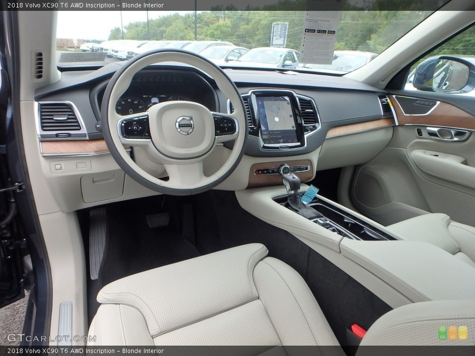 Blonde Interior Photo for the 2018 Volvo XC90 T6 AWD Inscription #122547003