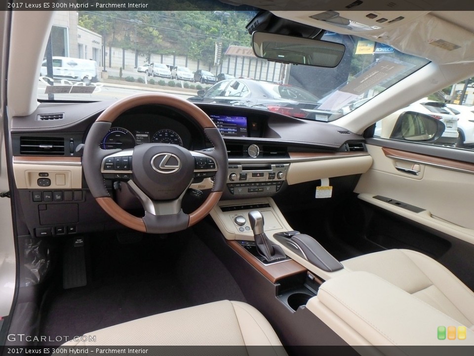 Parchment Interior Photo for the 2017 Lexus ES 300h Hybrid #122605013