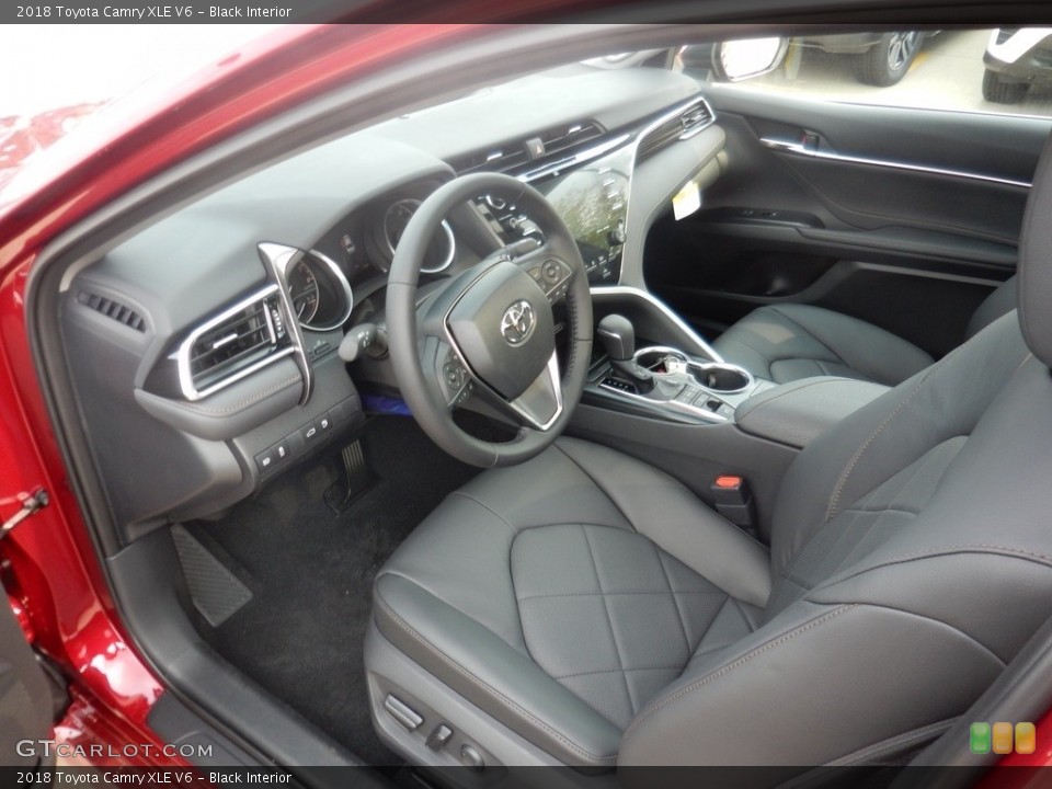Black Interior Photo for the 2018 Toyota Camry XLE V6 #122625895