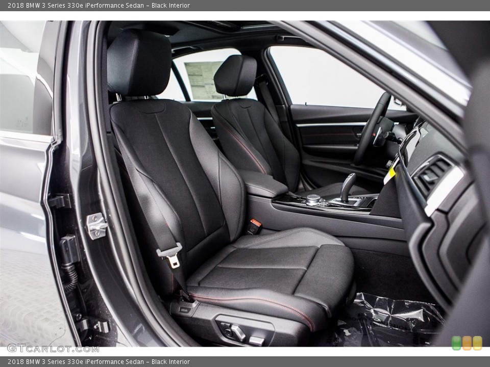 Black Interior Photo for the 2018 BMW 3 Series 330e iPerformance Sedan #122654561