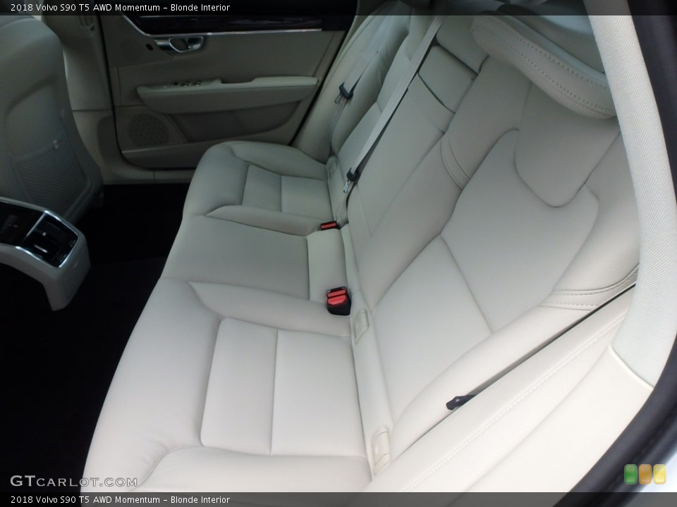 Blonde Interior Rear Seat for the 2018 Volvo S90 T5 AWD Momentum #122726891