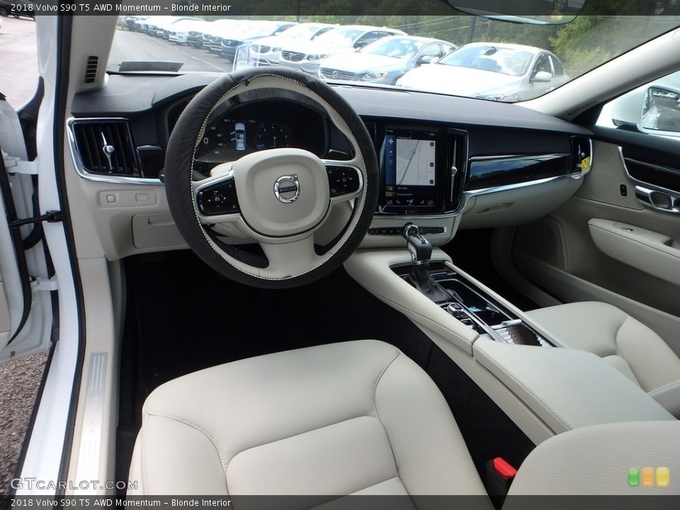 Blonde Interior Photo for the 2018 Volvo S90 T5 AWD Momentum #122726918