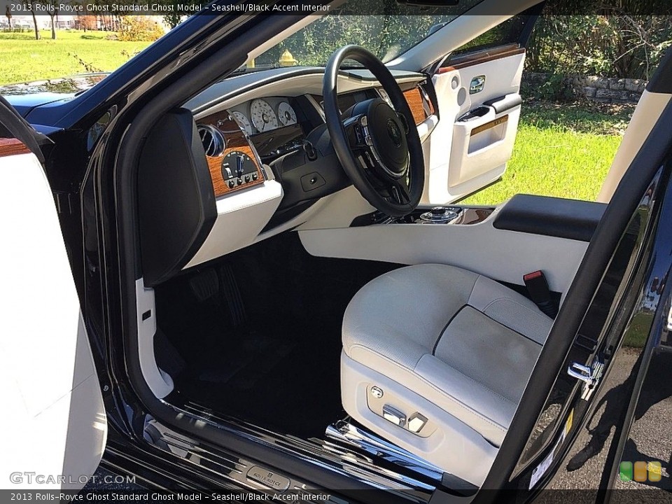 Seashell/Black Accent Interior Photo for the 2013 Rolls-Royce Ghost  #122770394
