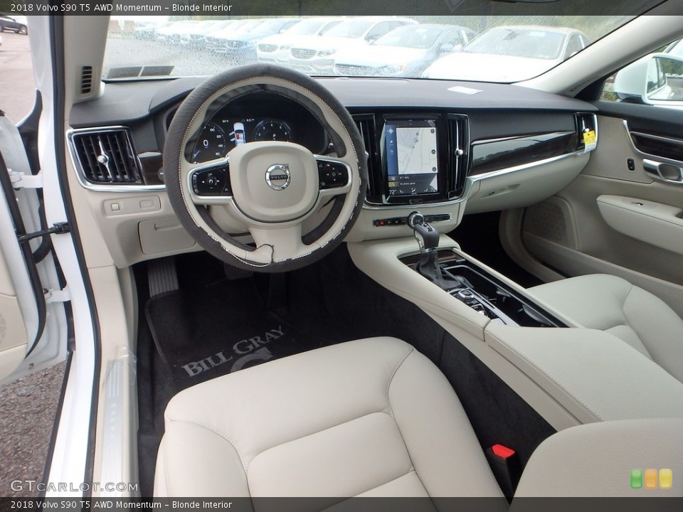 Blonde Interior Photo for the 2018 Volvo S90 T5 AWD Momentum #122781005