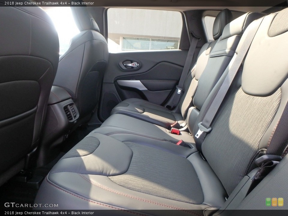 Black Interior Rear Seat for the 2018 Jeep Cherokee Trailhawk 4x4 #122842021