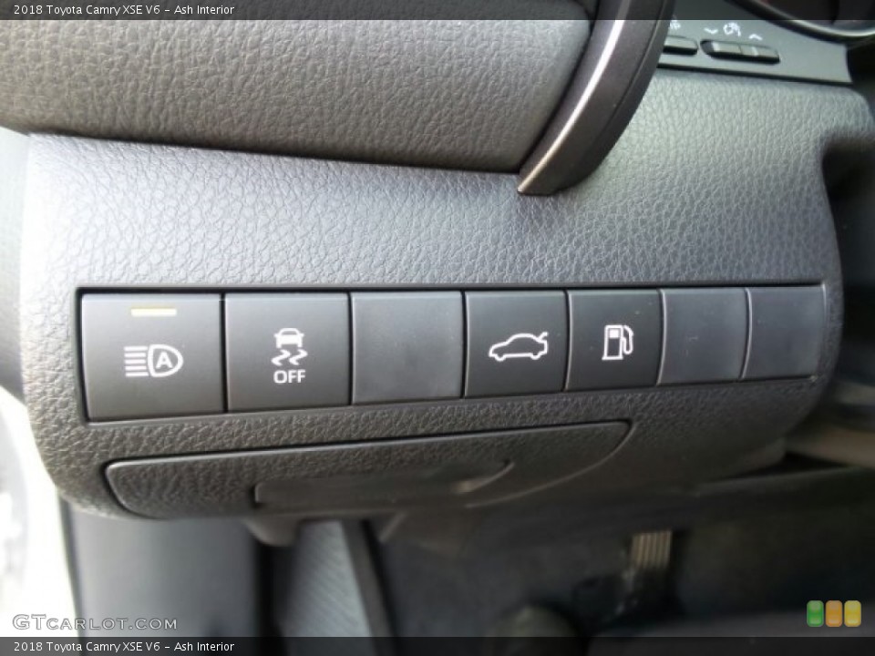 Ash Interior Controls for the 2018 Toyota Camry XSE V6 #122952379