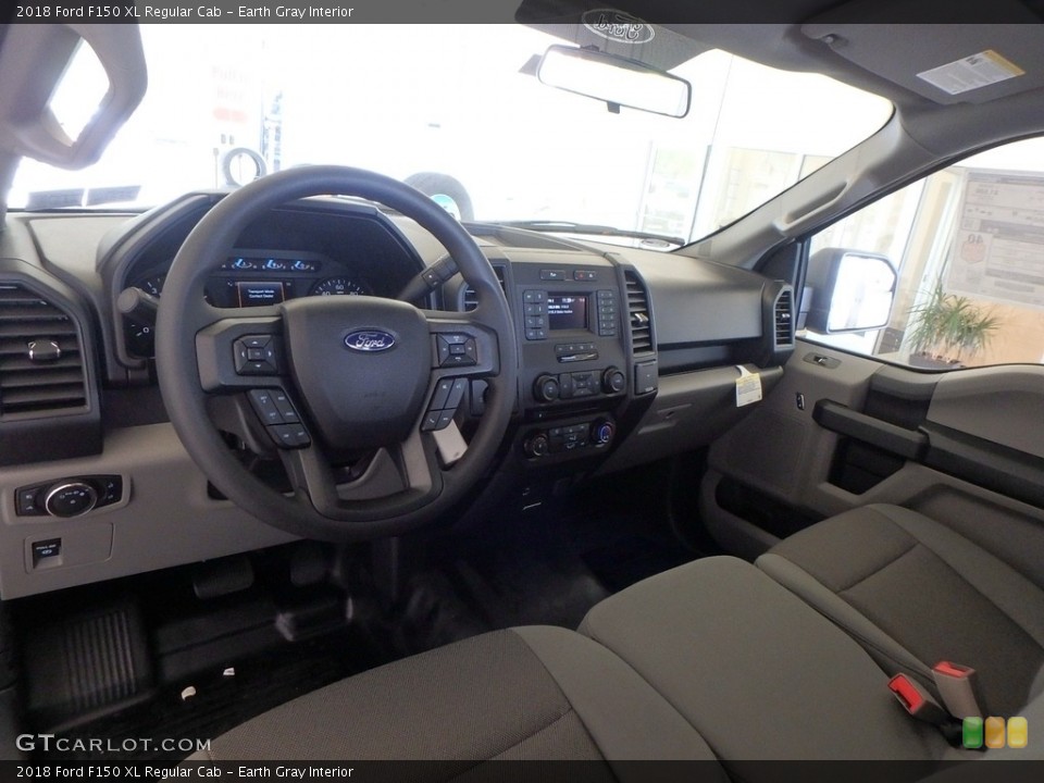 Earth Gray Interior Photo for the 2018 Ford F150 XL Regular Cab #122973141