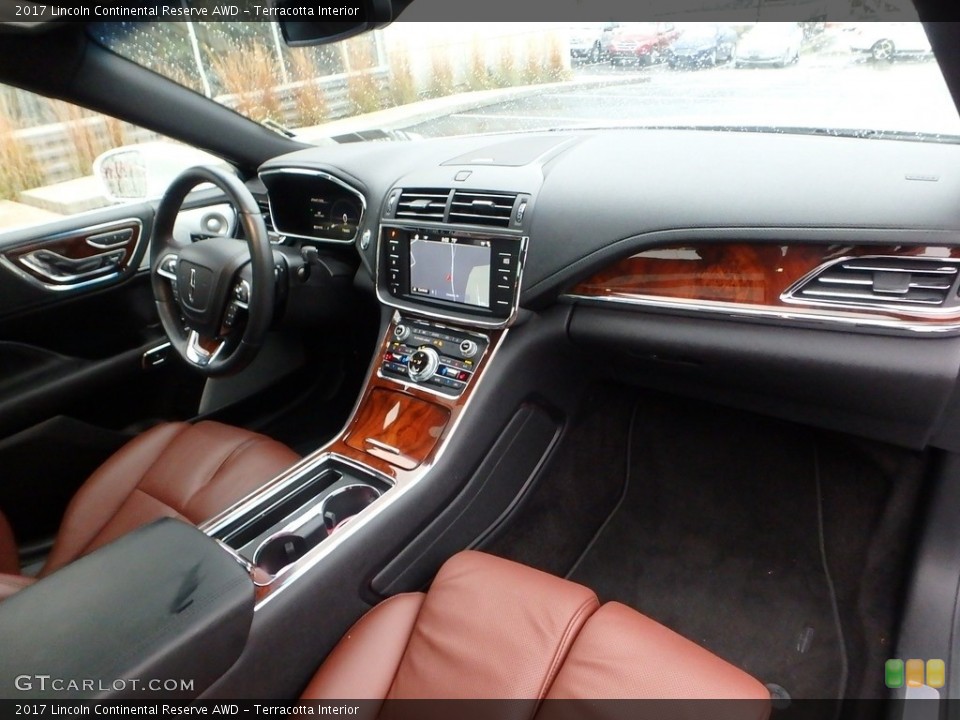 Terracotta Interior Dashboard for the 2017 Lincoln Continental Reserve AWD #123201435