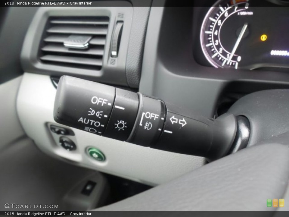 Gray Interior Controls for the 2018 Honda Ridgeline RTL-E AWD #123237289