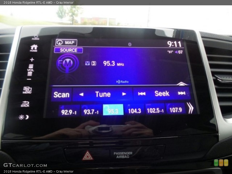 Gray Interior Controls for the 2018 Honda Ridgeline RTL-E AWD #123237355