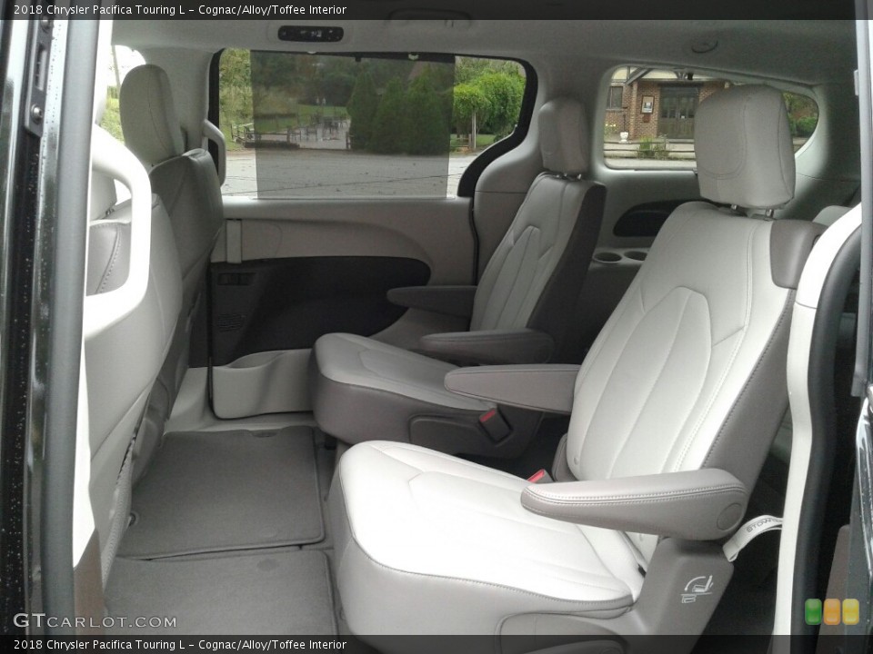 Cognac/Alloy/Toffee Interior Rear Seat for the 2018 Chrysler Pacifica Touring L #123303819