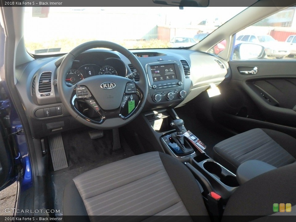 Black Interior Photo for the 2018 Kia Forte S #123362588