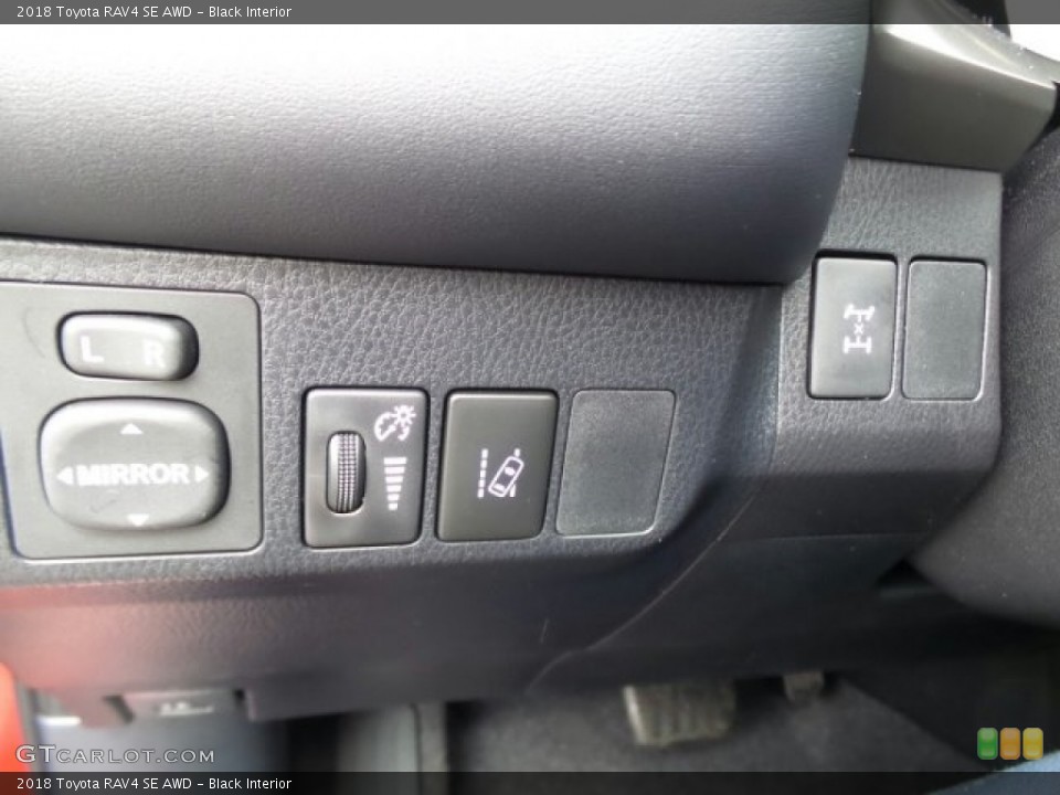 Black Interior Controls for the 2018 Toyota RAV4 SE AWD #123461817