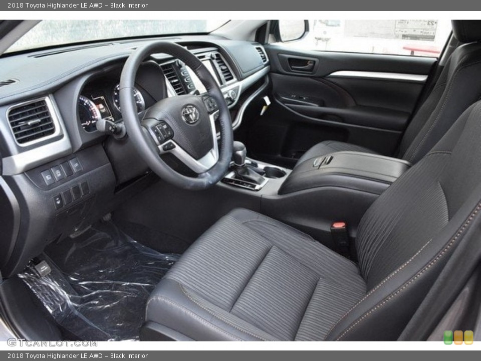 Black Interior Photo for the 2018 Toyota Highlander LE AWD #123486739