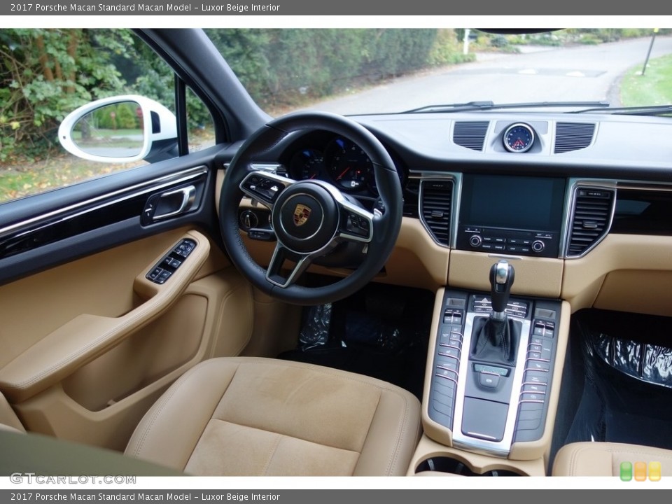 Luxor Beige Interior Dashboard for the 2017 Porsche Macan  #123486940
