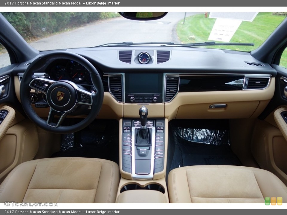 Luxor Beige Interior Dashboard for the 2017 Porsche Macan  #123486952