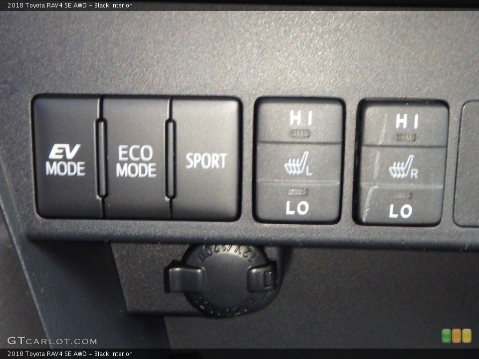 Black Interior Controls for the 2018 Toyota RAV4 SE AWD #123495449