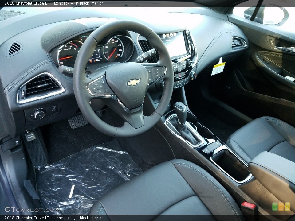 Jet Black Interior Photo for the 2018 Chevrolet Cruze LT Hatchback #123537229