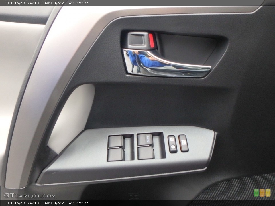 Ash Interior Controls for the 2018 Toyota RAV4 XLE AWD Hybrid #123554581
