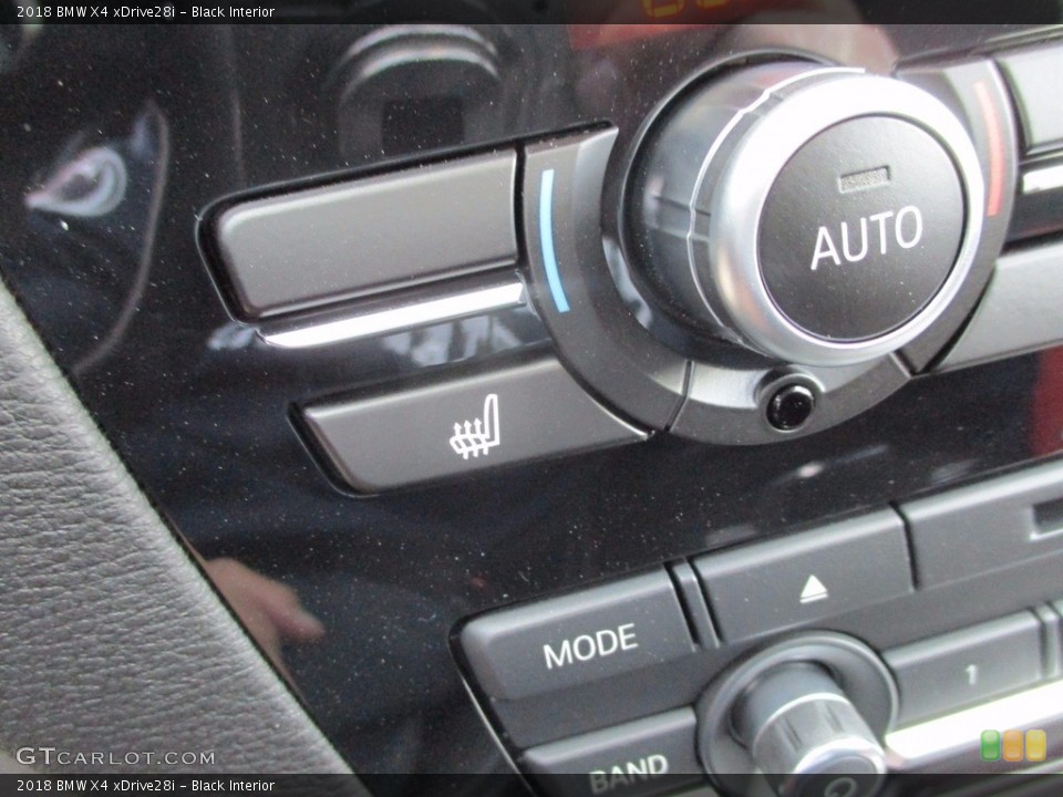 Black Interior Controls for the 2018 BMW X4 xDrive28i #123593312