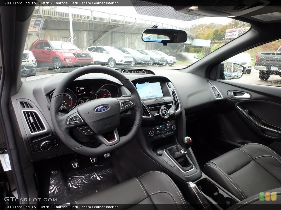 Charcoal Black Recaro Leather Interior Photo for the 2018 Ford Focus ST Hatch #123681032