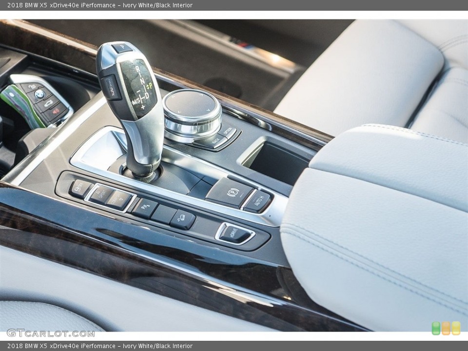 Ivory White/Black Interior Transmission for the 2018 BMW X5 xDrive40e iPerfomance #123703124
