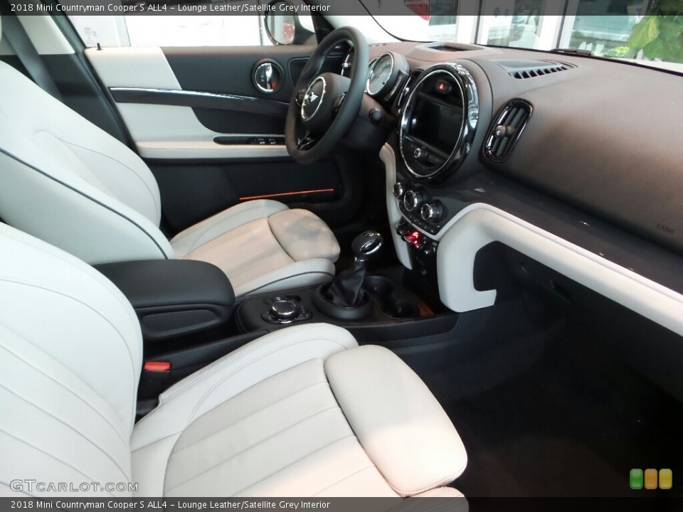 Lounge Leather/Satellite Grey Interior Photo for the 2018 Mini Countryman Cooper S ALL4 #123710780