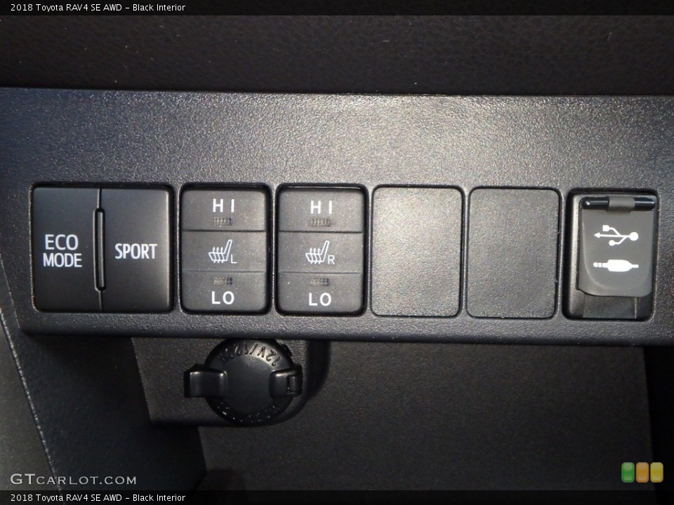 Black Interior Controls for the 2018 Toyota RAV4 SE AWD #123722163