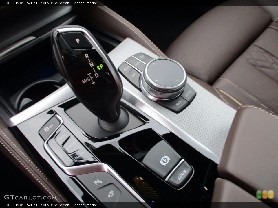 Mocha Interior Transmission for the 2018 BMW 5 Series 540i xDrive Sedan #123879331