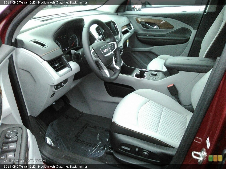 Medium Ash Gray/­Jet Black Interior Photo for the 2018 GMC Terrain SLE #123930700