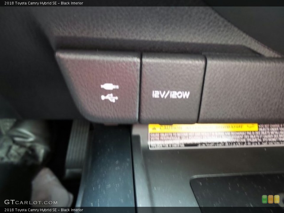 Black Interior Controls for the 2018 Toyota Camry Hybrid SE #123960366