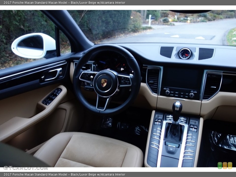 Black/Luxor Beige w/Alcantara Interior Dashboard for the 2017 Porsche Macan  #123978714