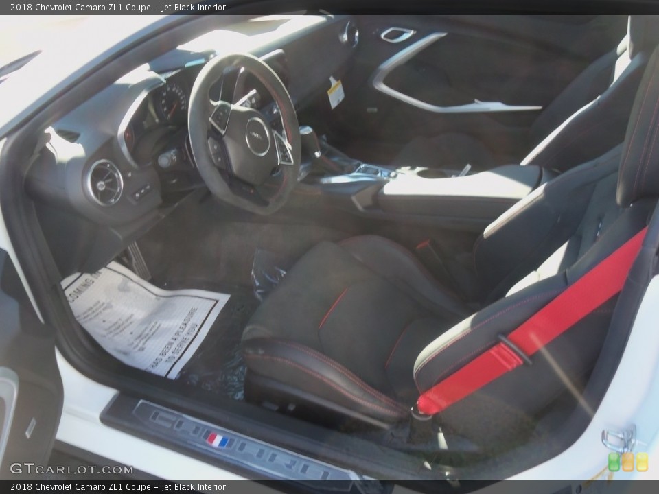 Jet Black Interior Photo for the 2018 Chevrolet Camaro ZL1 Coupe #124065467