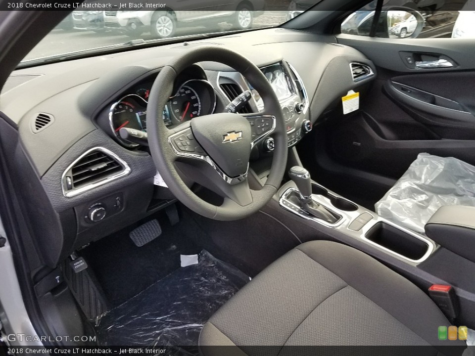 Jet Black Interior Photo for the 2018 Chevrolet Cruze LT Hatchback #124142354