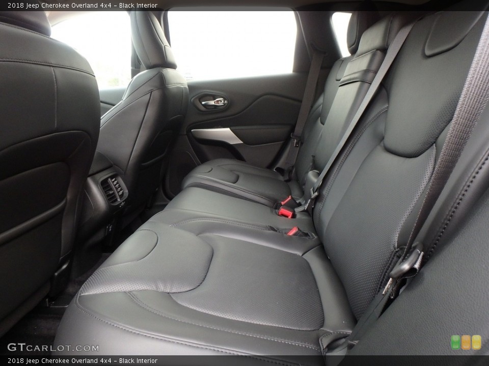 Black Interior Rear Seat for the 2018 Jeep Cherokee Overland 4x4 #124150775