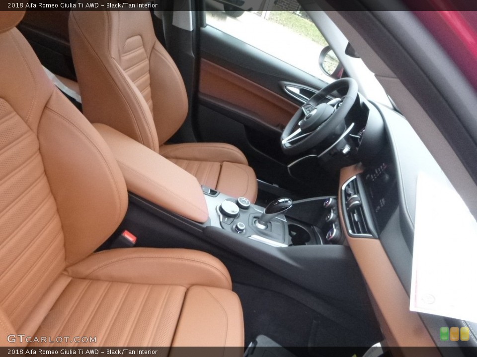 Black/Tan Interior Photo for the 2018 Alfa Romeo Giulia Ti AWD #124155200