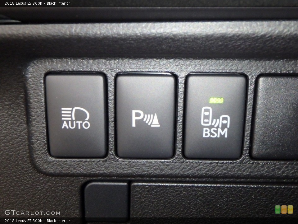 Black Interior Controls for the 2018 Lexus ES 300h #124187260
