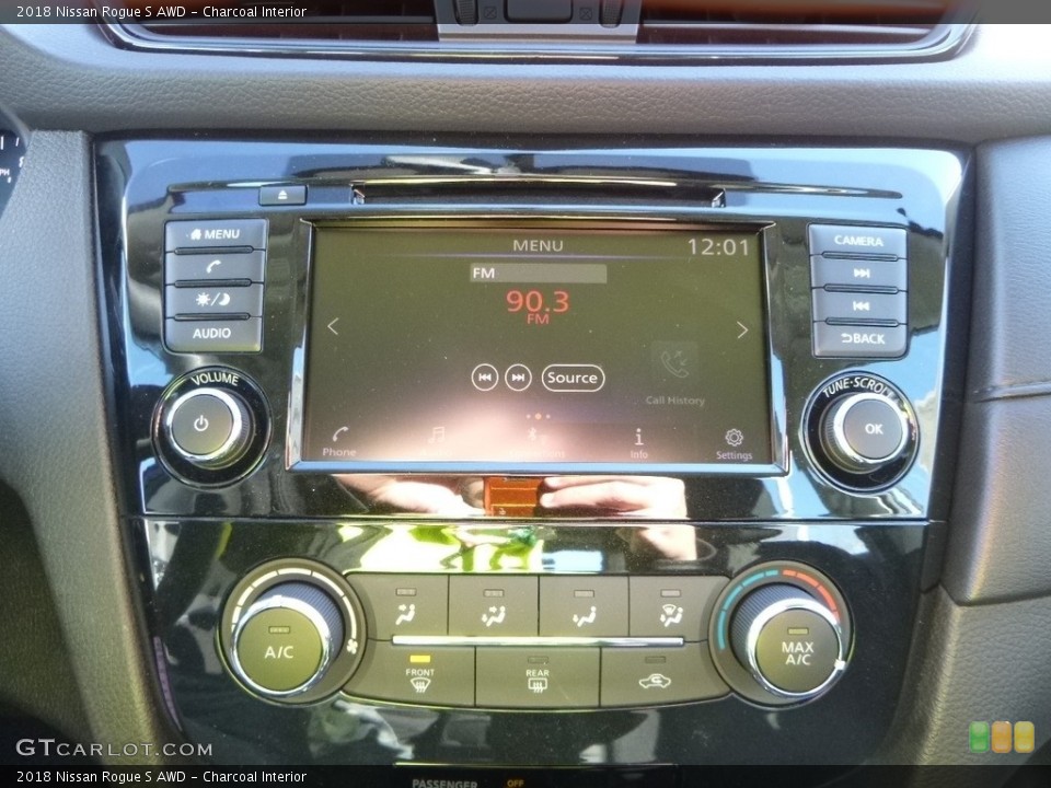 Charcoal Interior Controls for the 2018 Nissan Rogue S AWD #124268887